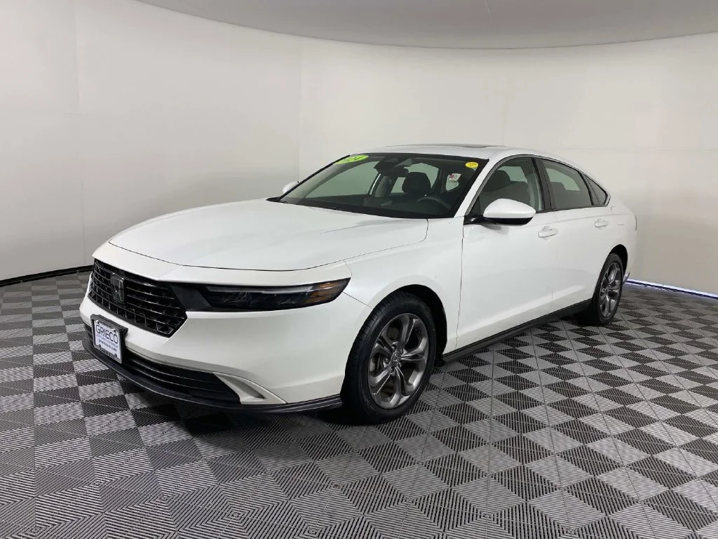Used 2024 Solar Silver Metallic Honda EX image 4
