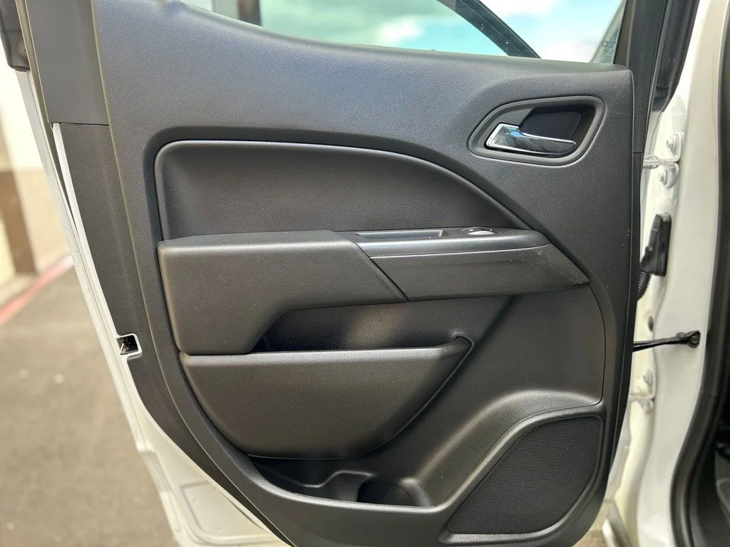 Used 2022 White Chevrolet LT image 17
