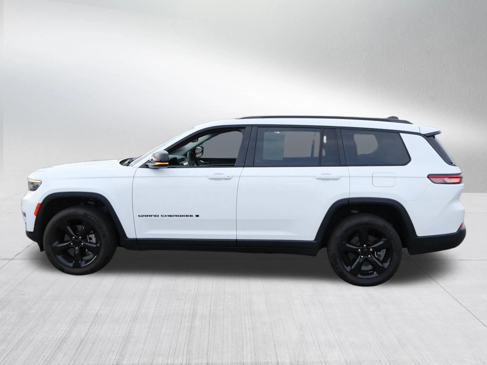 Used 2023 Bright White Clearcoat Jeep Limited image 4