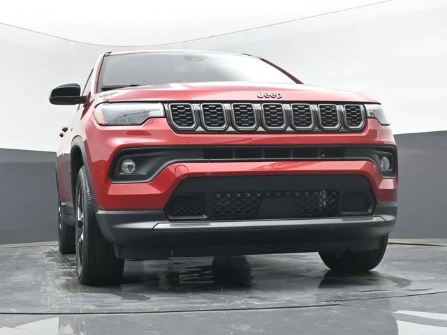 New 2026 Red Hot Pearl-Coat Exterior Paint Jeep Latitude image 48
