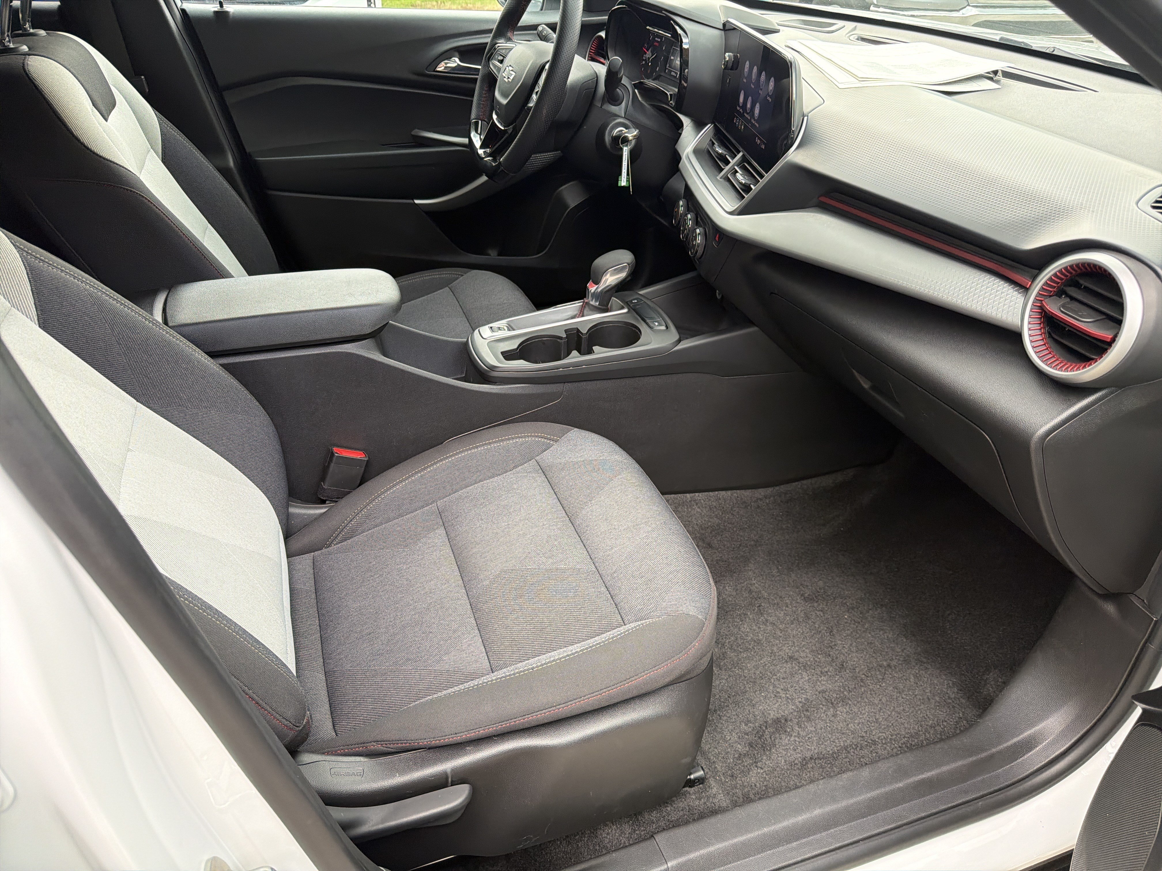Used 2024 Summit White Chevrolet 1RS image 12