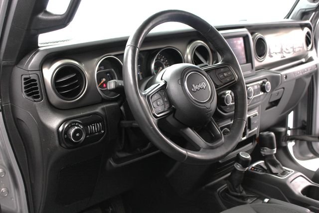 Used 2019 Silver Jeep Unlimited Sport S image 14