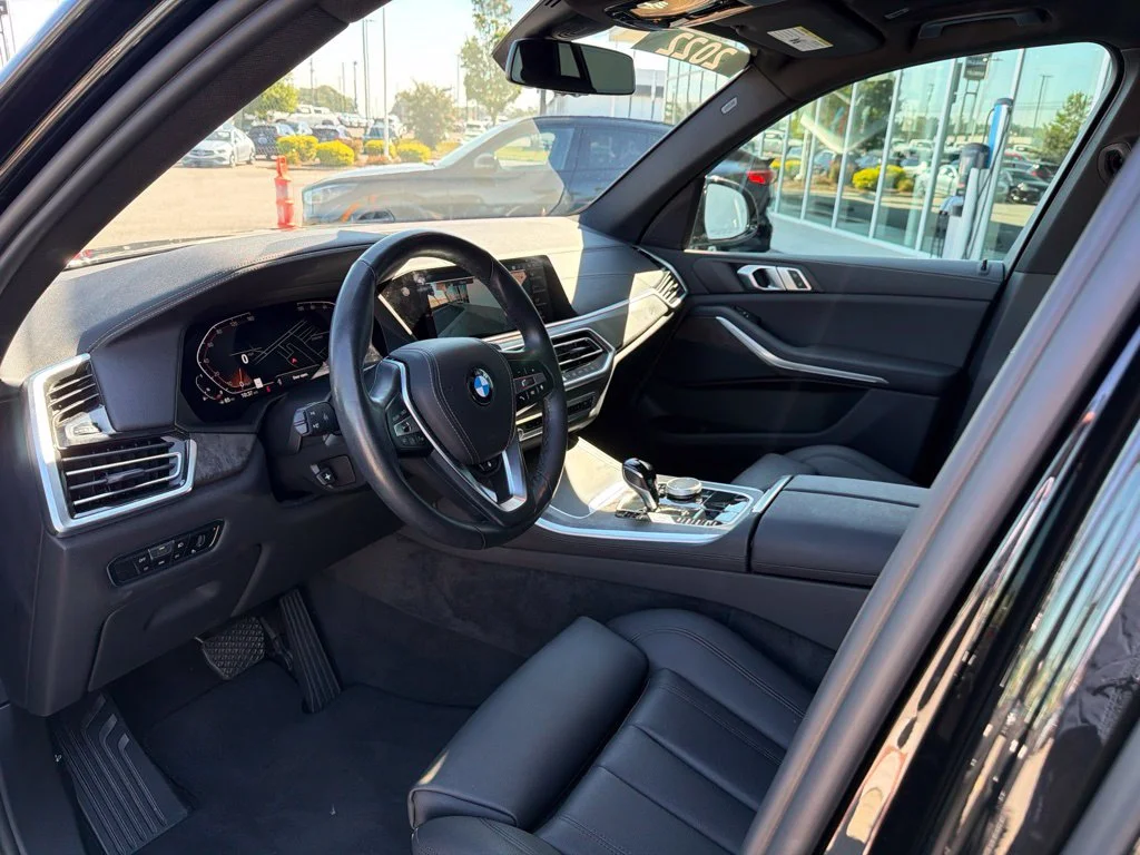Used 2022 Black Sapphire Metallic BMW sDrive40i image 16