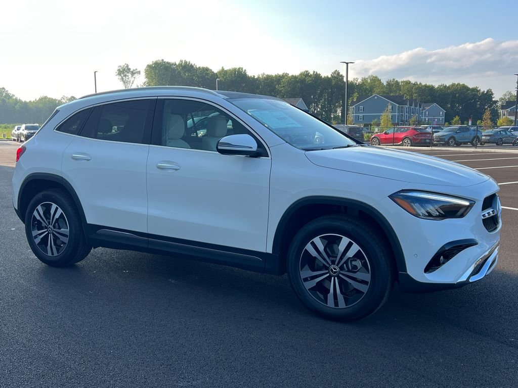 New 2026 Polar White Mercedes-Benz GLA 250 image 2