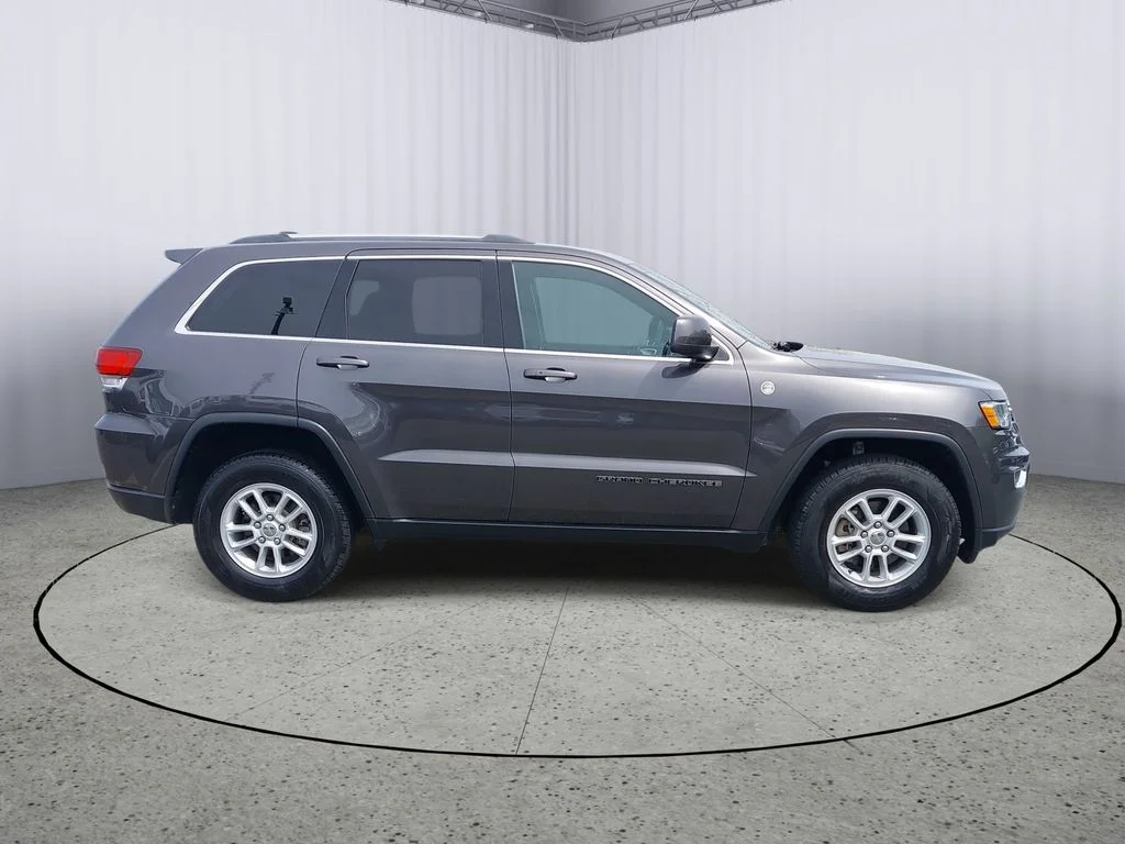 Used 2020 Gray Jeep Laredo E image 2