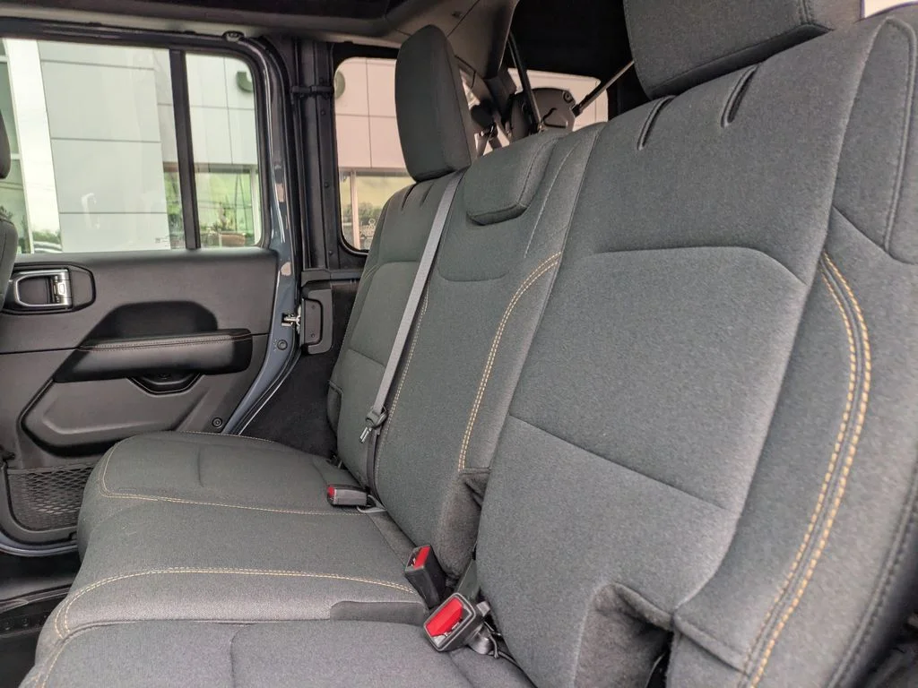 Used 2024 Gray Jeep Sahara image 13