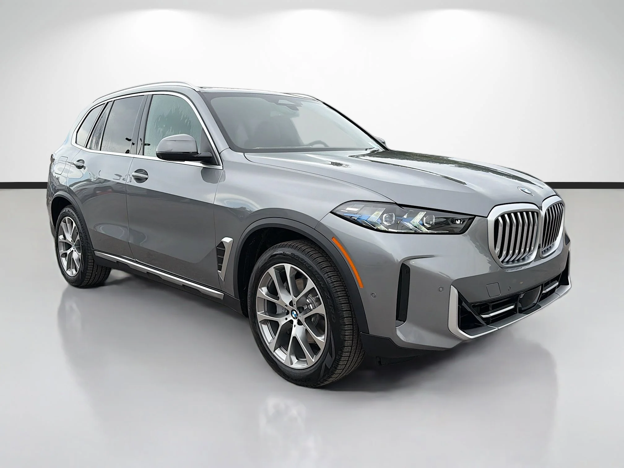 New 2026 Skyscraper Grey Metallic BMW xDrive40i image 1