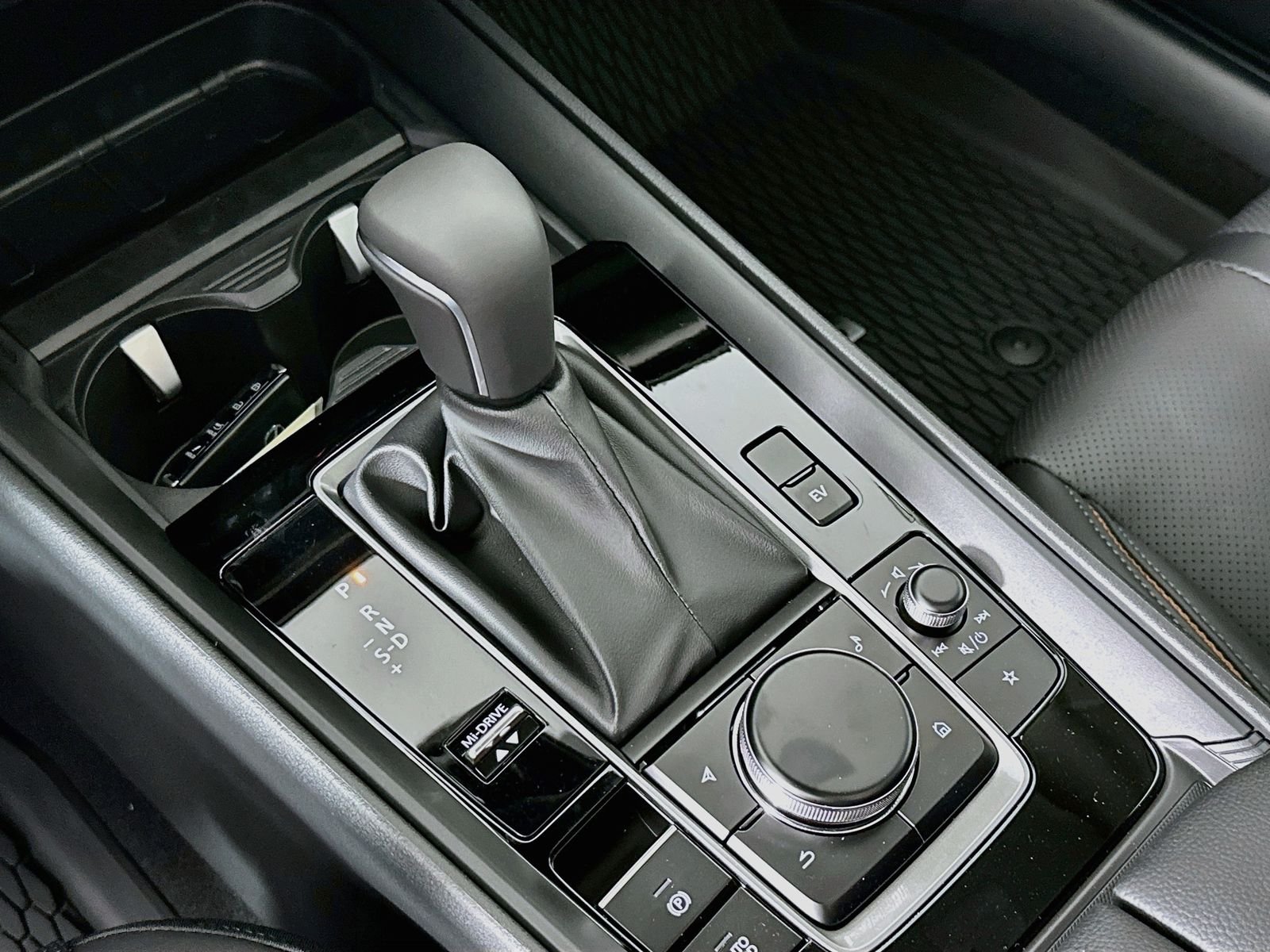 New 2026 Wind Chill Pearl Mazda Premium AWD image 17