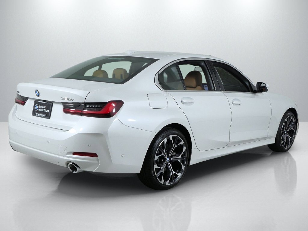 New 2026 Mineral White Metallic BMW 330i xDrive image 9