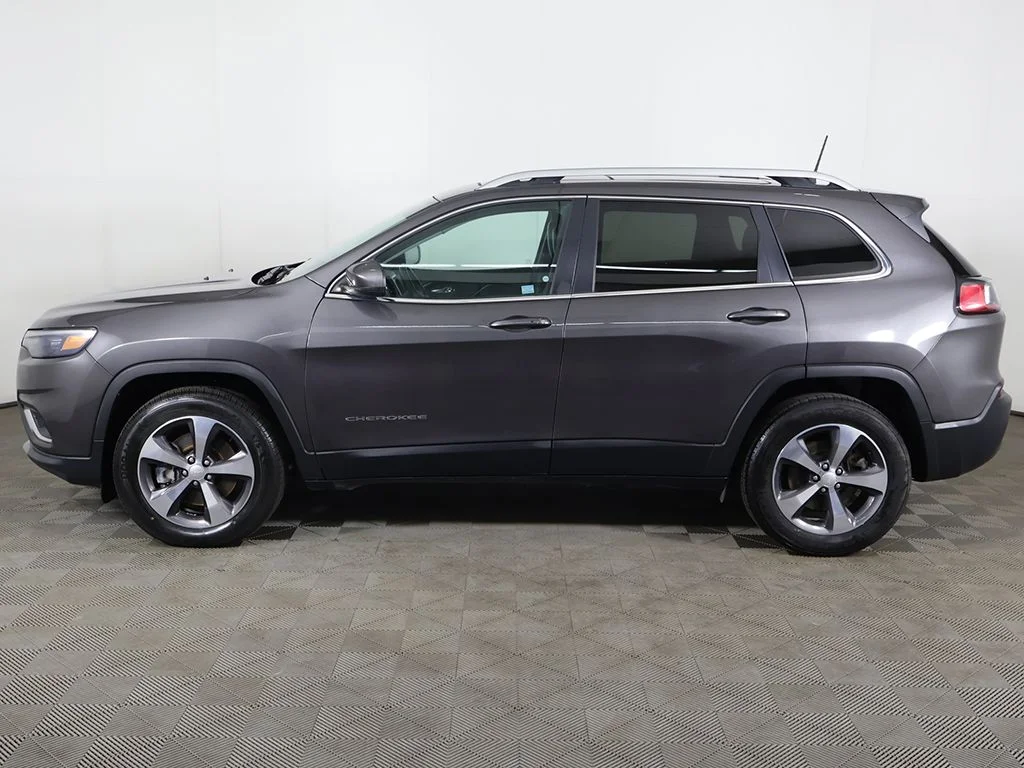 Used 2019 Gray Jeep Limited image 17