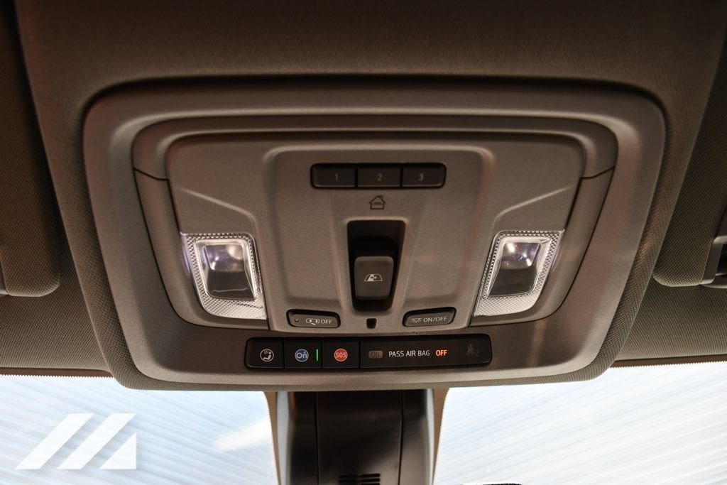 Used 2022 Summit White Chevrolet LTZ image 20