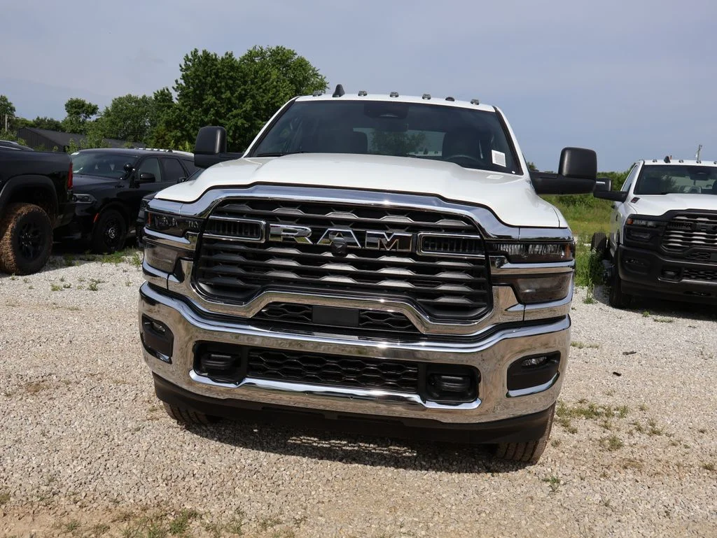 New 2026 Bright White Clear-Coat Exterior Paint RAM Tradesman image 6