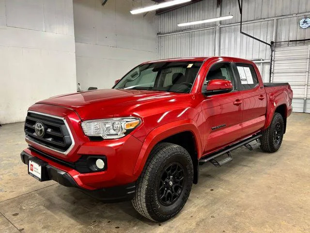 Used 2022 BARCELONA RED MET. Toyota  image 3