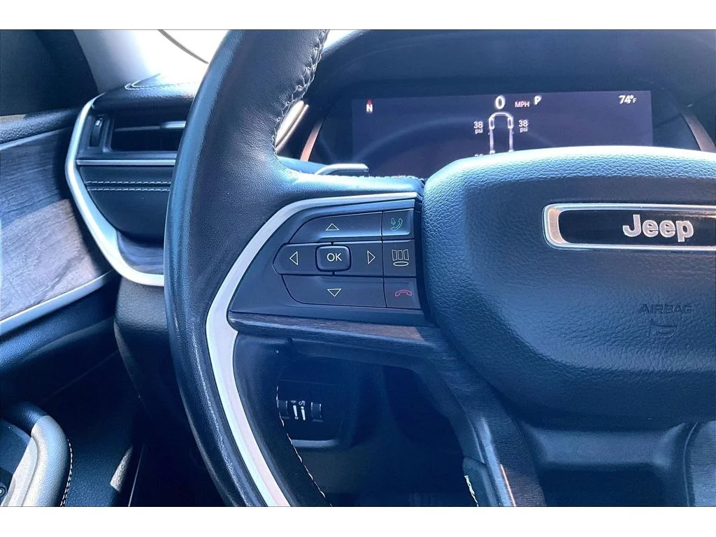 Used 2022 Silver Zynith Jeep Limited image 18