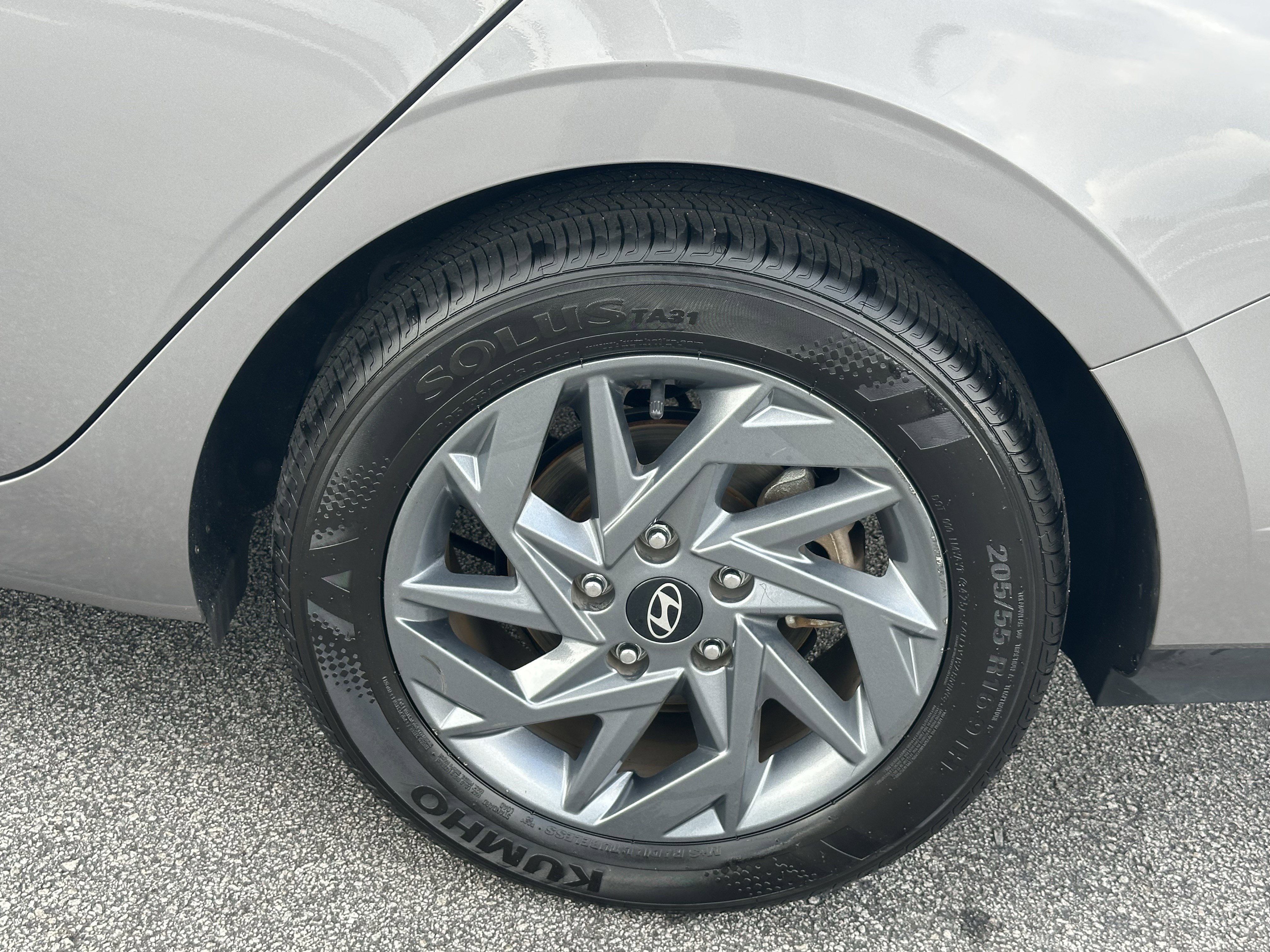 Used 2024 Fluid Metal Hyundai SEL image 18