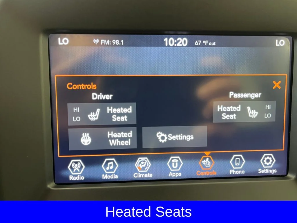 Used 2020 White Jeep Latitude image 5