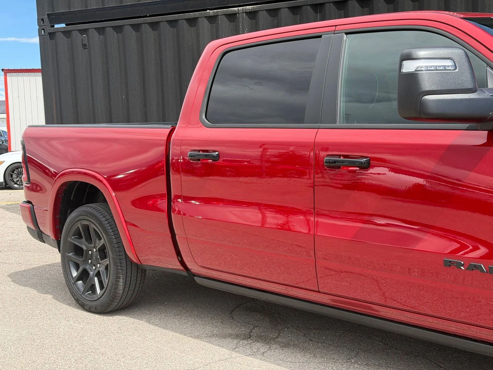New 2026 Molten Red Pearl-Coat Exterior Paint RAM Laramie image 5