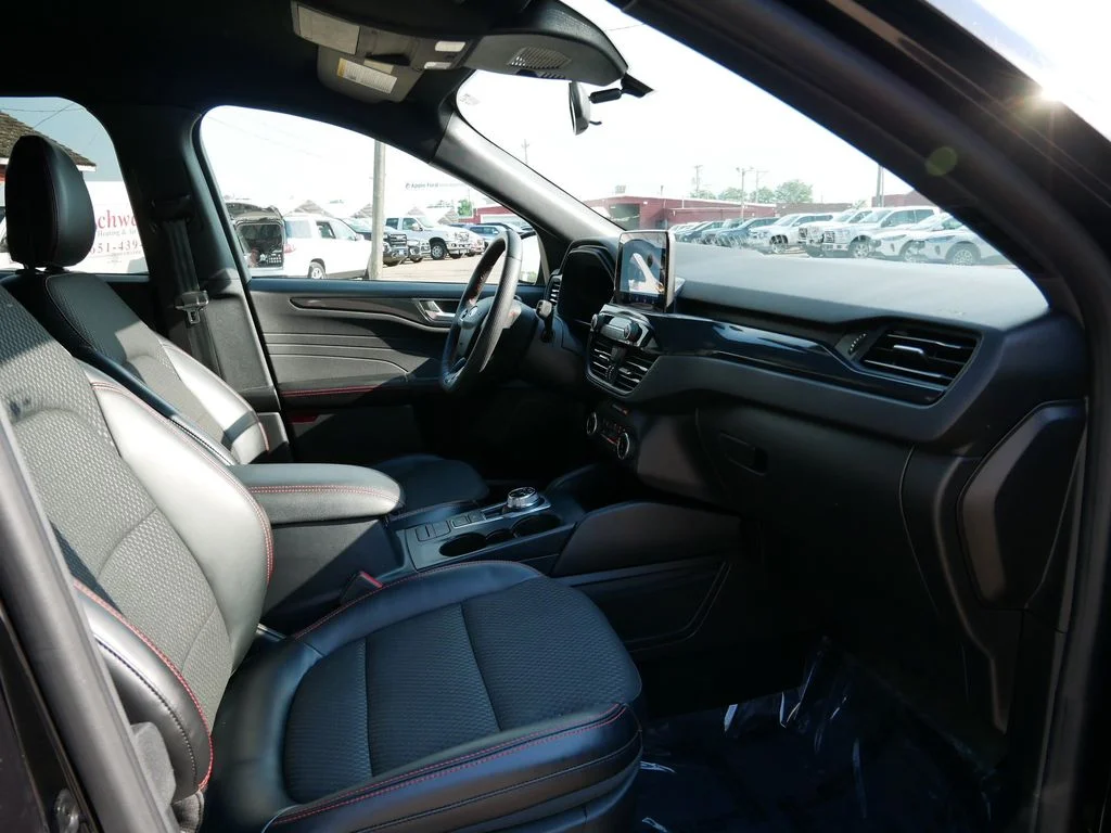 Used 2023 Black Ford ST-Line Select image 8