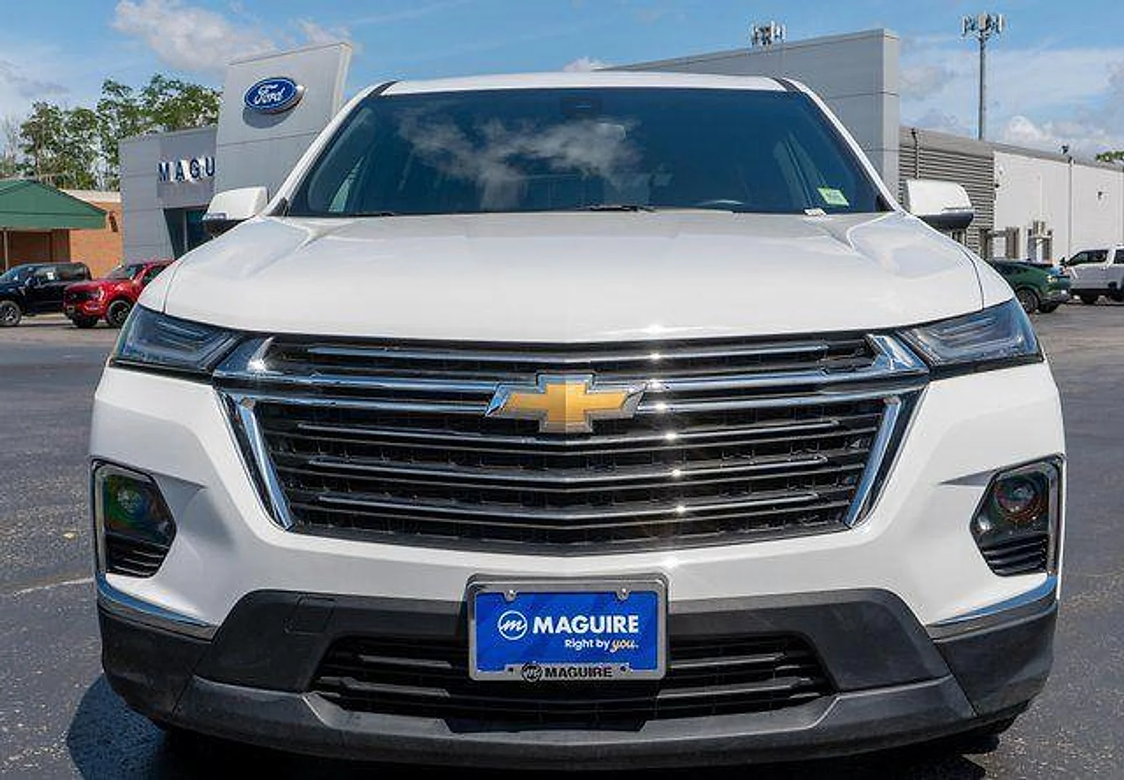Used 2023 Summit White Chevrolet AWD LT Cloth image 3