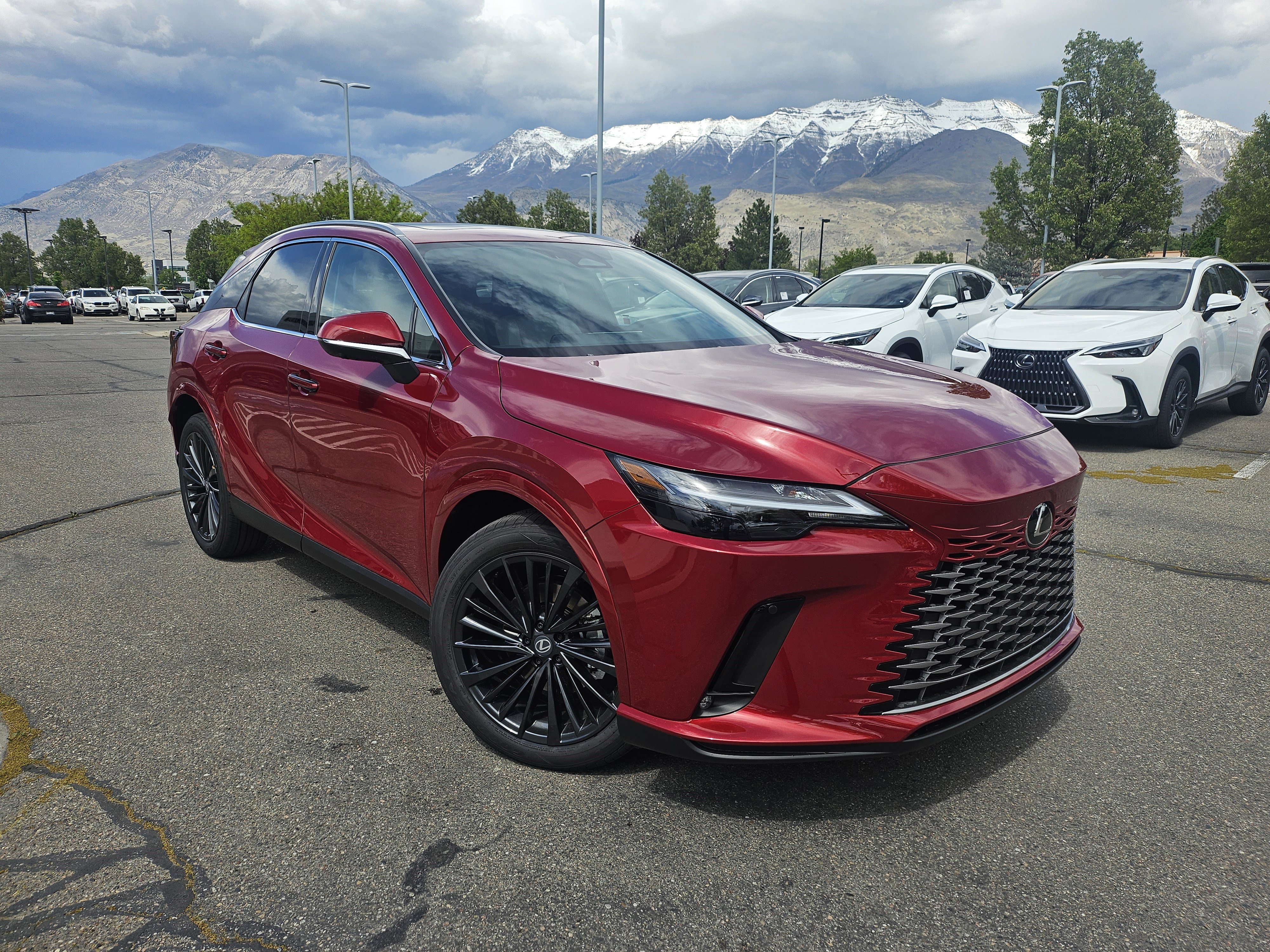 New 2026 Matador Red Mica Lexus PREMIUM image 3