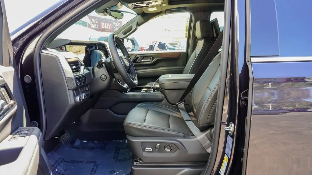 2026 GMC Yukon XL Denali - Photo 13