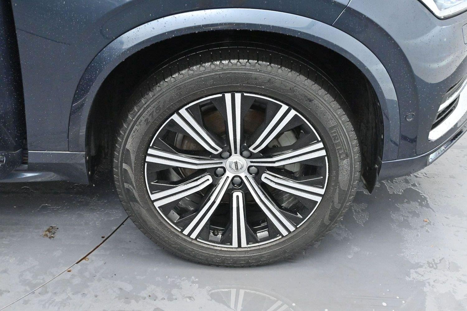 Used 2023 Denim Blue Metallic Volvo Plus image 34