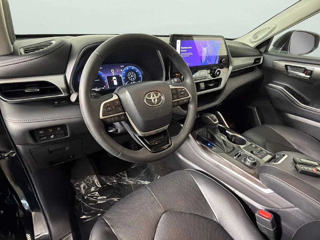 Used 2023 Black Toyota Platinum image 19