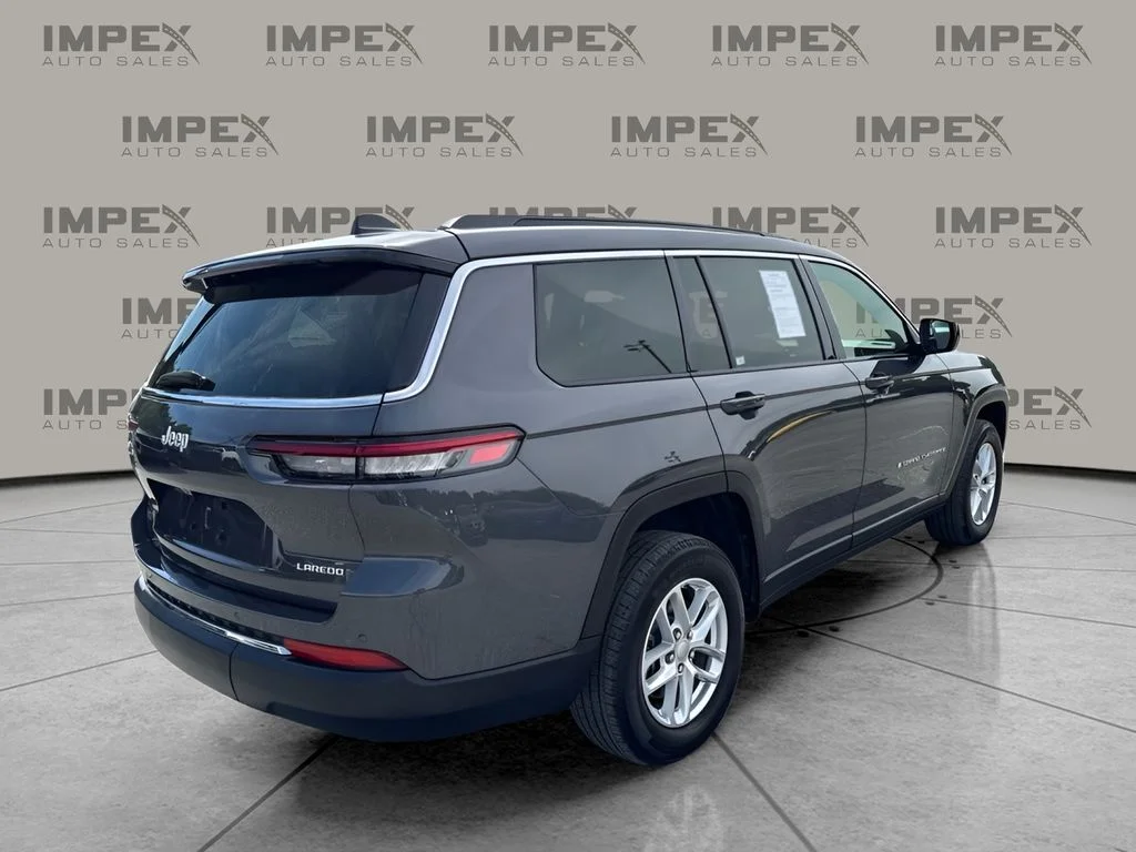 Used 2024 Gray Jeep Laredo X image 5