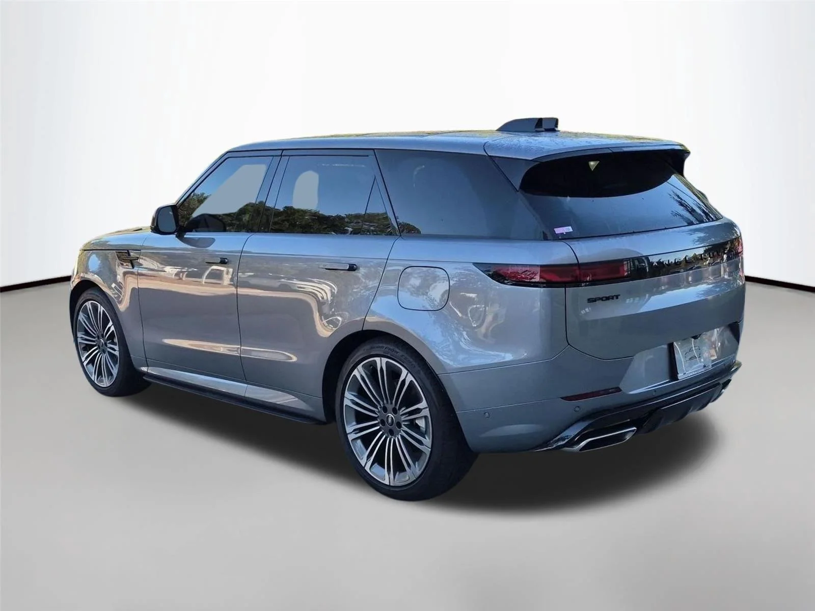 Used 2025 Eiger Grey Metallic Land Rover Dynamic SE image 3