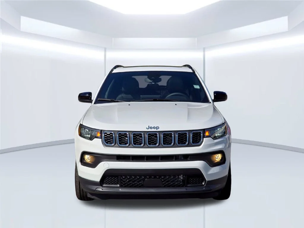 New 2026 White Jeep Latitude image 16