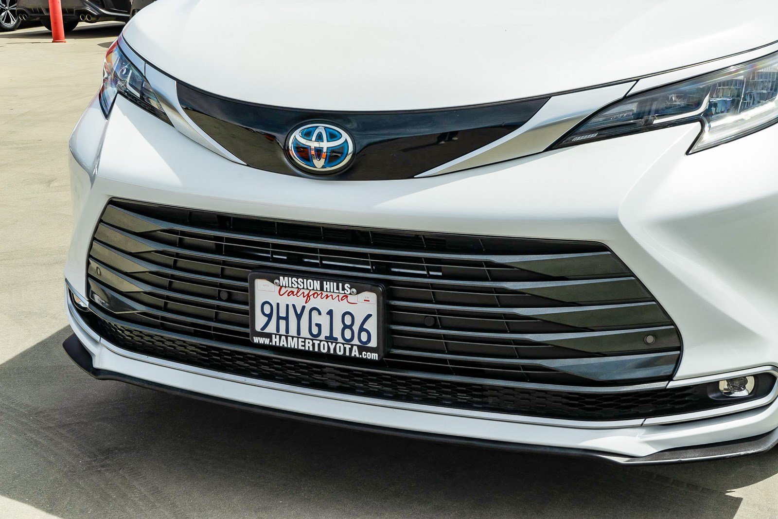 Certified Used 2023 Wind Chill Pearl Toyota Limited image 8