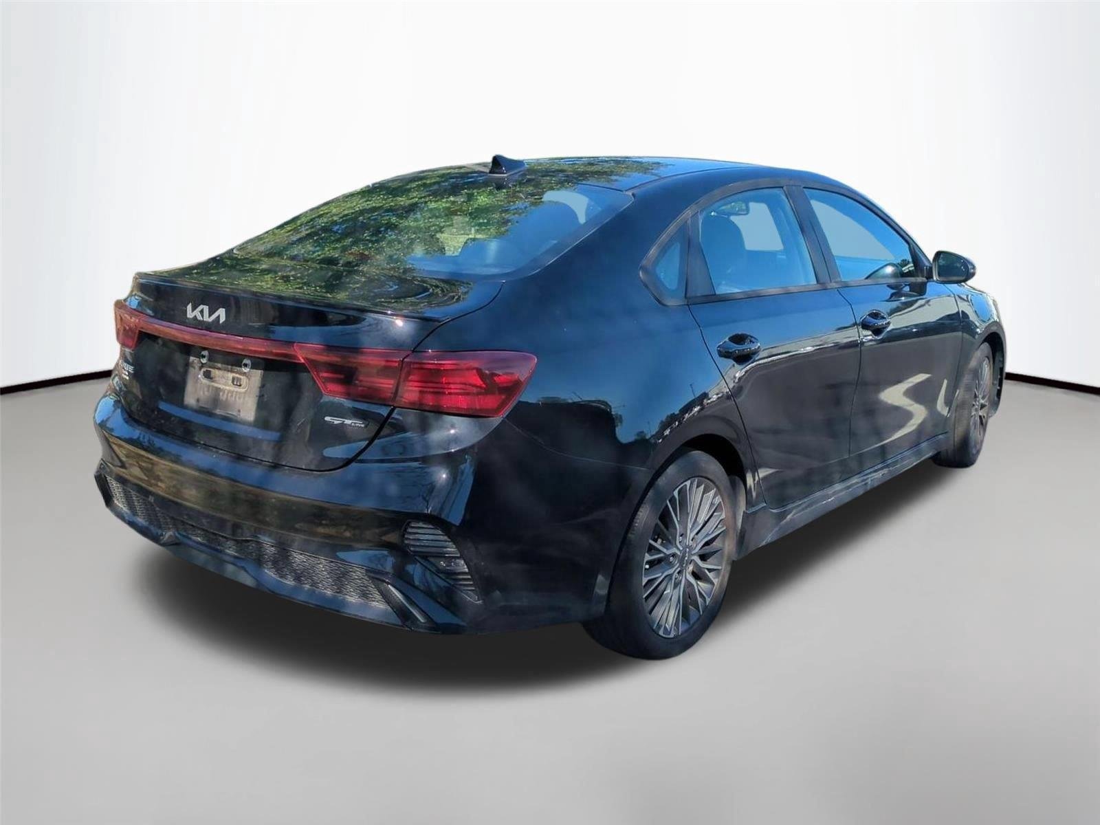 Used 2024 Aurora Black Kia GT-Line image 5