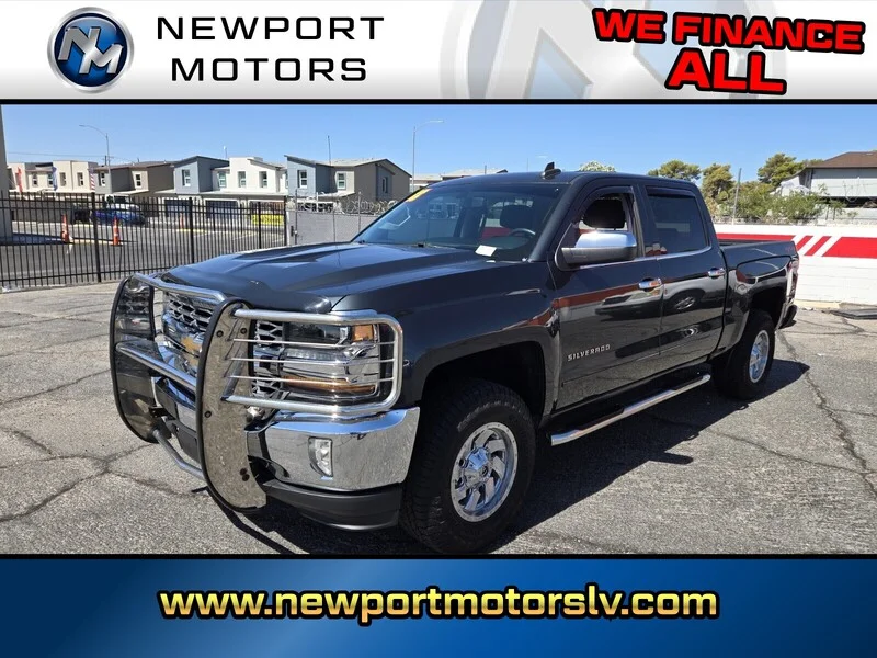 Used 2018 Graphite Metallic Chevrolet LT image 1
