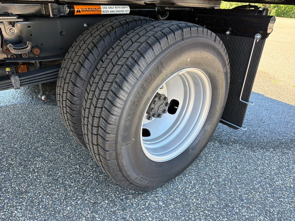 New 2026 Oxford White Ford F-350® XL image 7