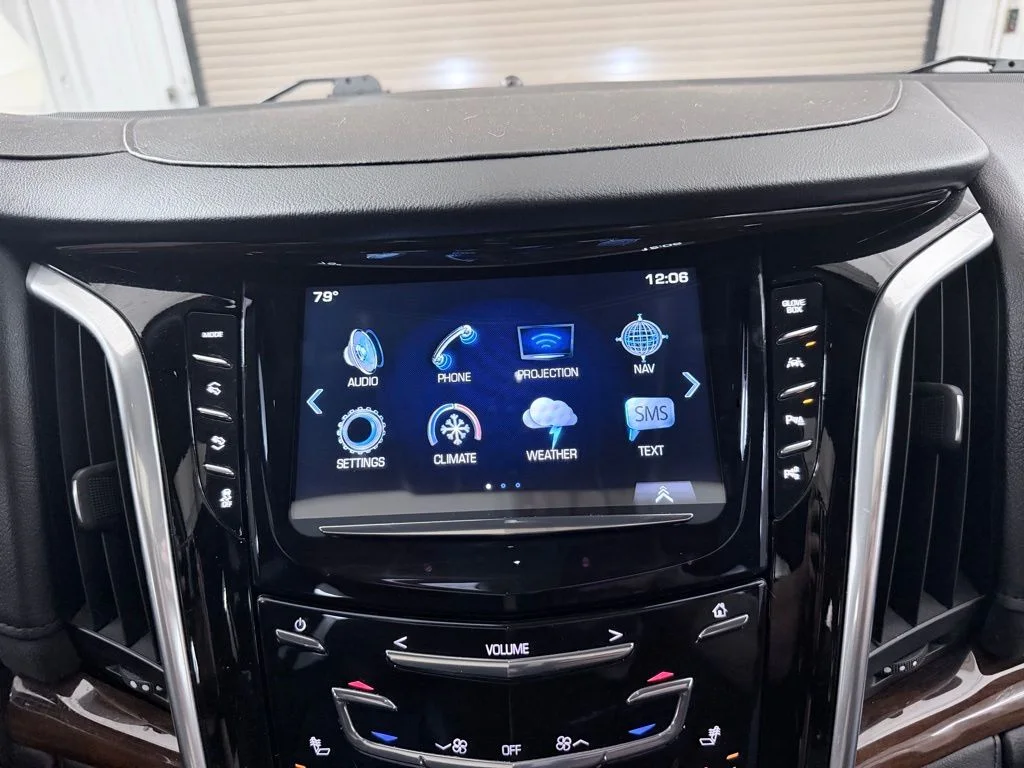 Used 2020 Gray Cadillac Luxury image 19