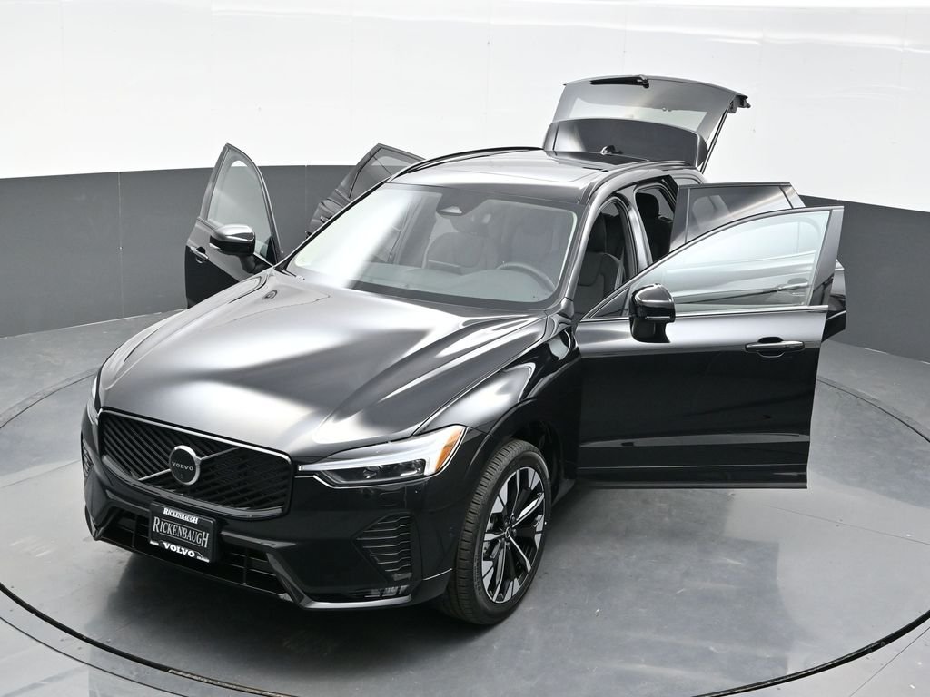 2026 Volvo XC60 Plus - Photo 26