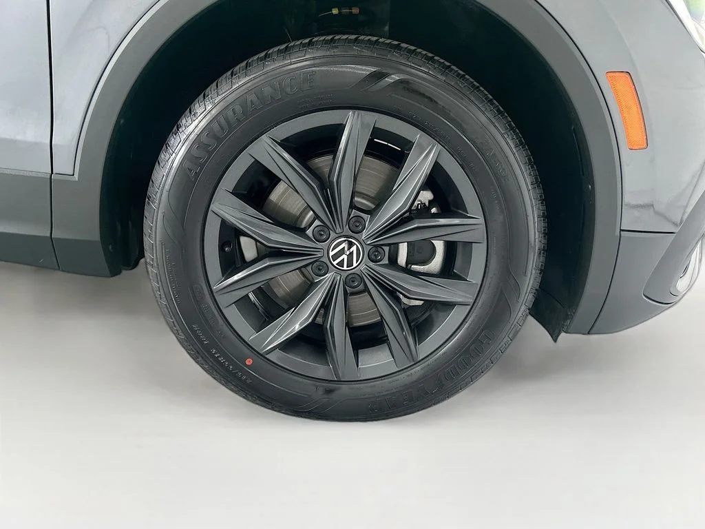 Used 2024 Gray Volkswagen 2.0T SE image 30