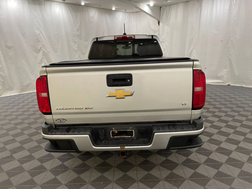 Used 2019 Silver Ice Metallic Chevrolet 4WD LT image 6