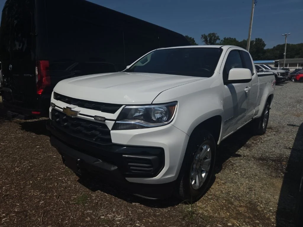 Used 2022 White Chevrolet LT image 1