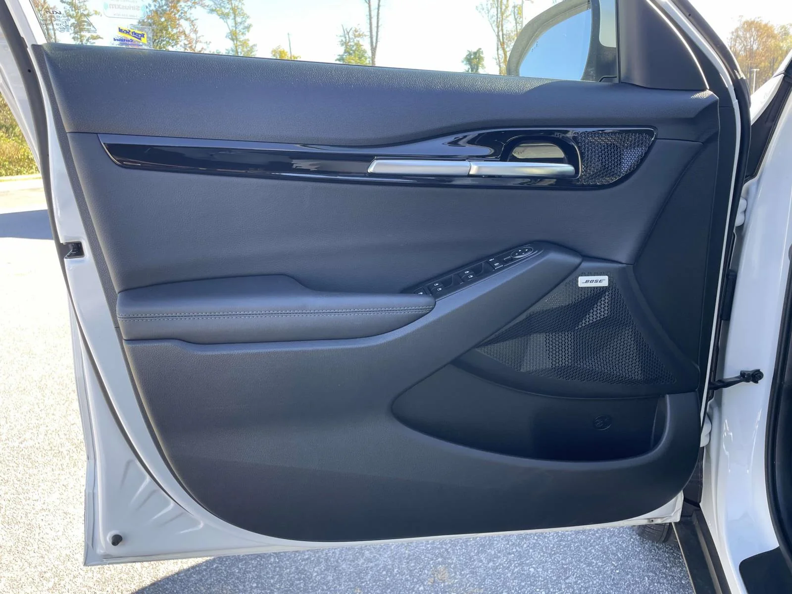 Used 2023 Snow White Pearl Kia SX image 5