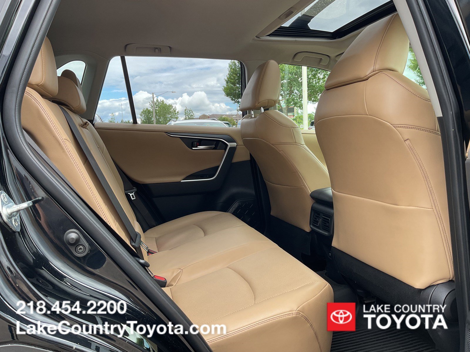 Used 2019 Midnight Black Metallic Toyota Limited image 16