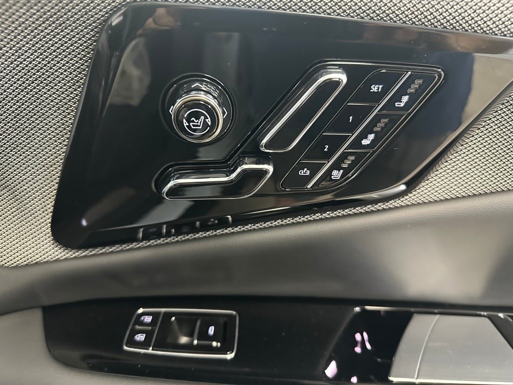 2027 Cadillac OPTIQ Premium Sport - Photo 32