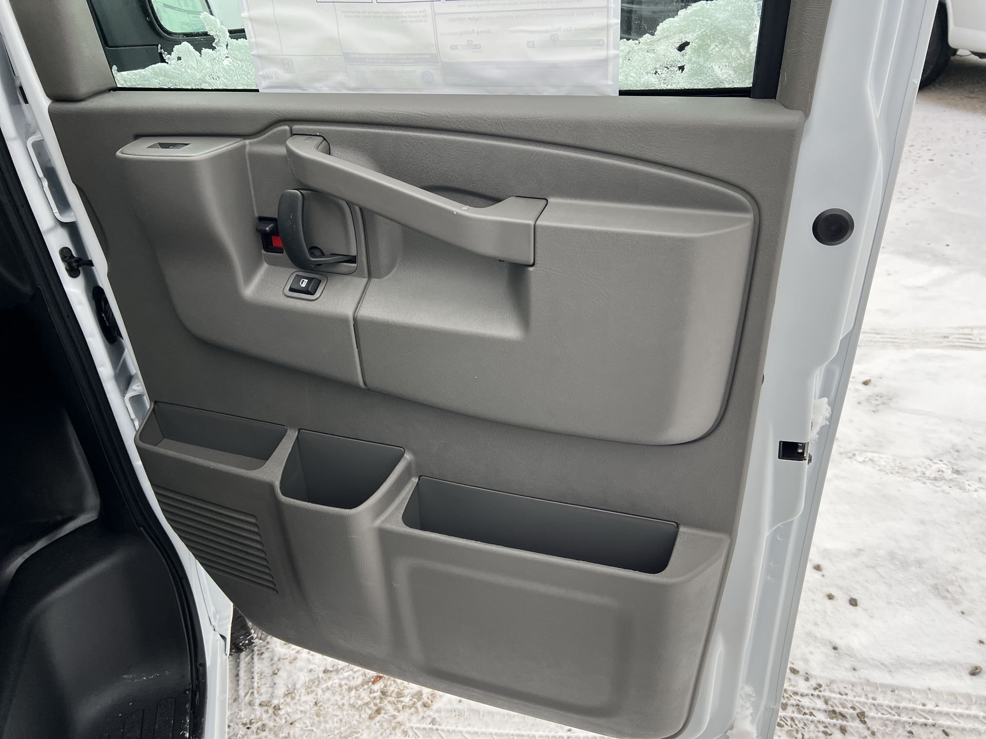2025 Chevrolet Express Cargo Work Van - Photo 32