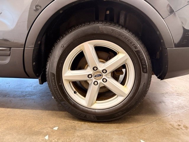 Used 2015 Red Ford Base image 4