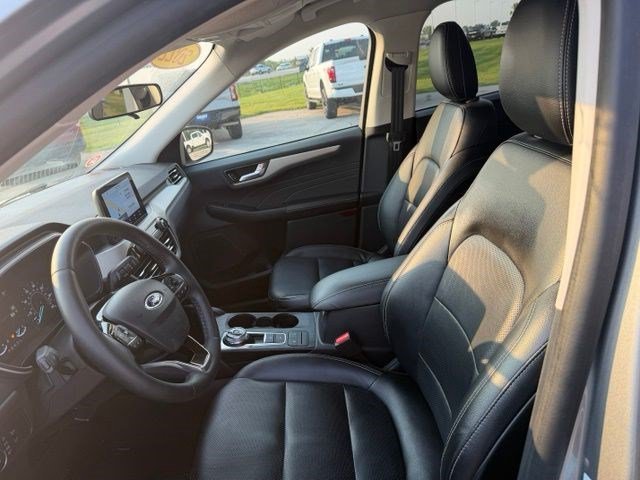 Used 2022 Silver Metallic Ford SEL image 16