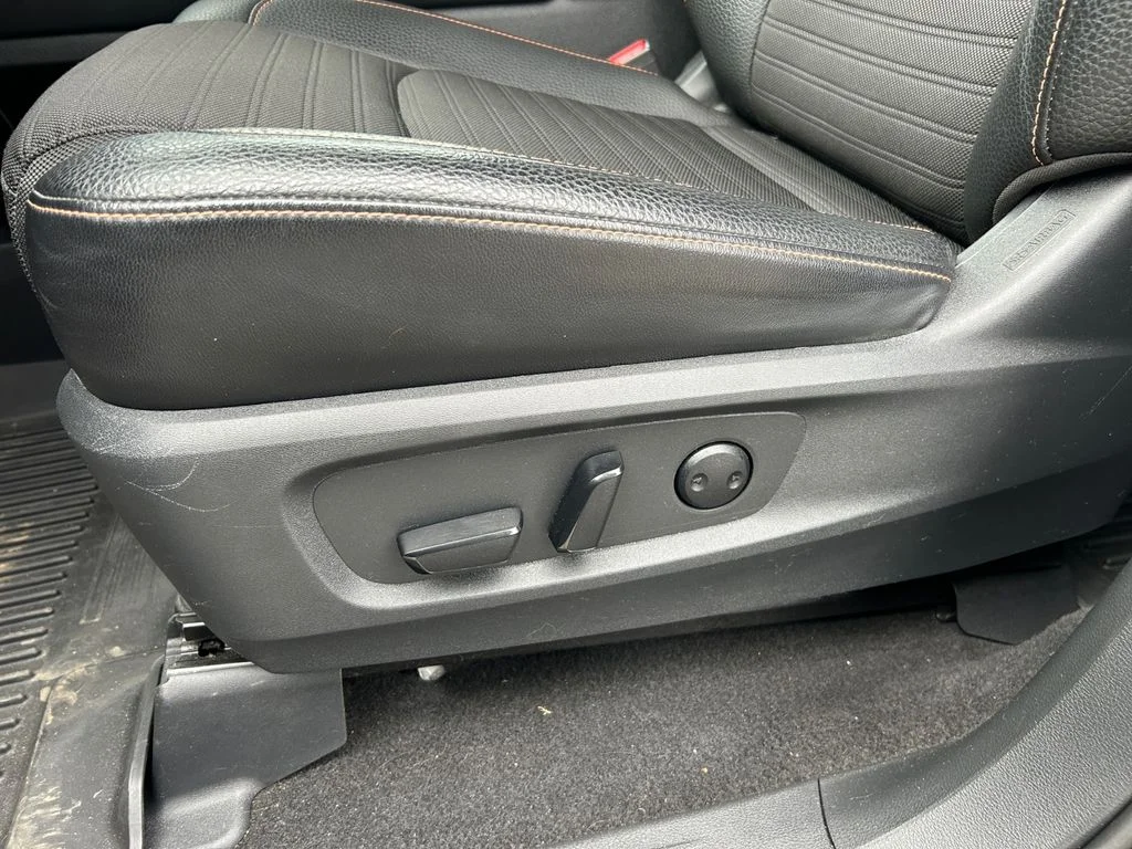 Certified Used 2024 Super Black Nissan Rock Creek image 23