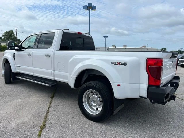 Used 2020 White Ford Lariat image 4