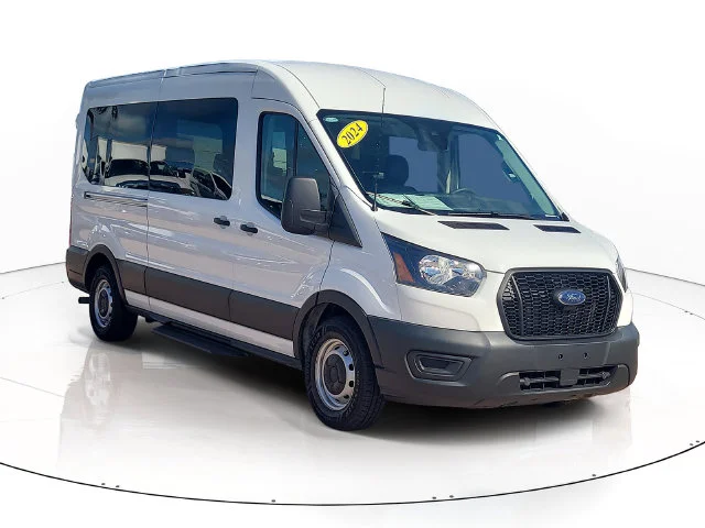 Used 2024 White Ford XL image 3