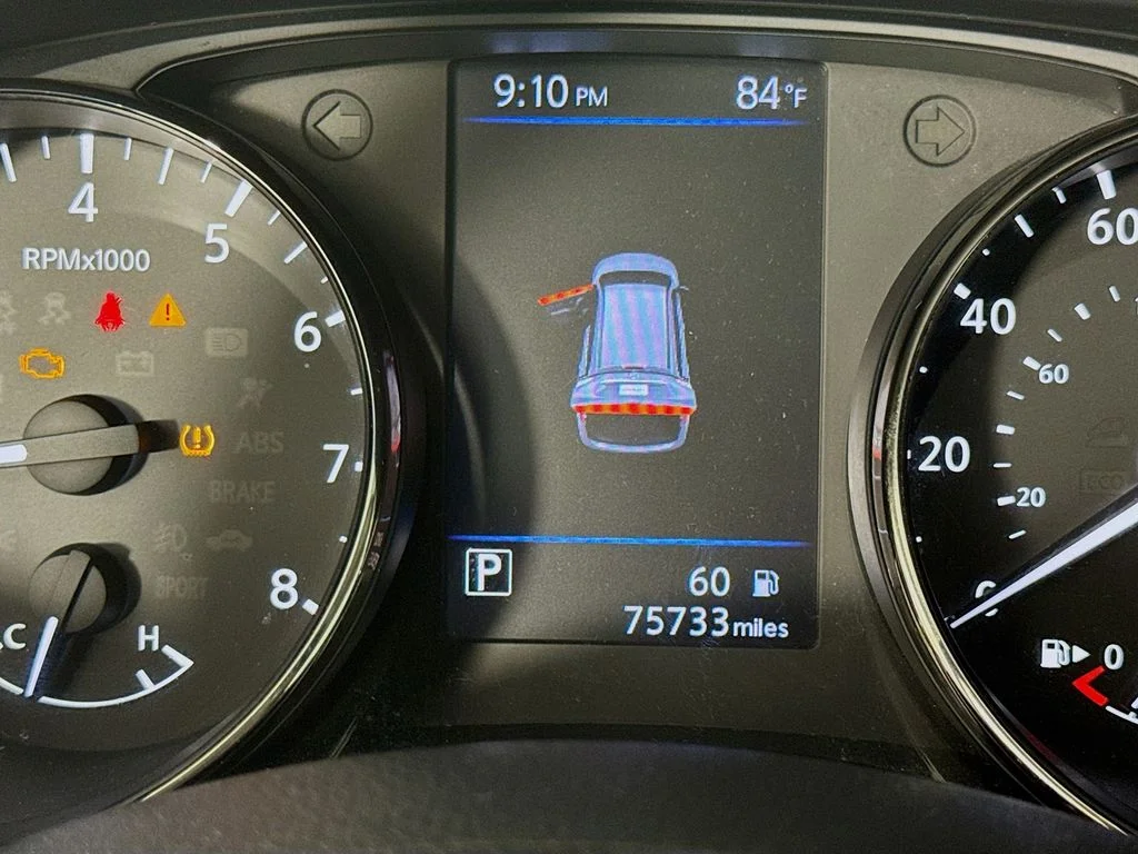 Used 2018 Magnetic Black Nissan S image 16