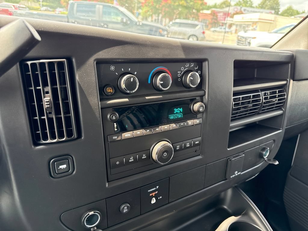 2026 Chevrolet Express Cargo Work Van - Photo 15